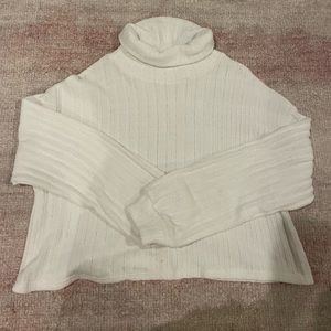 Alterd state white sweater very comfy, size xs but also fits s
